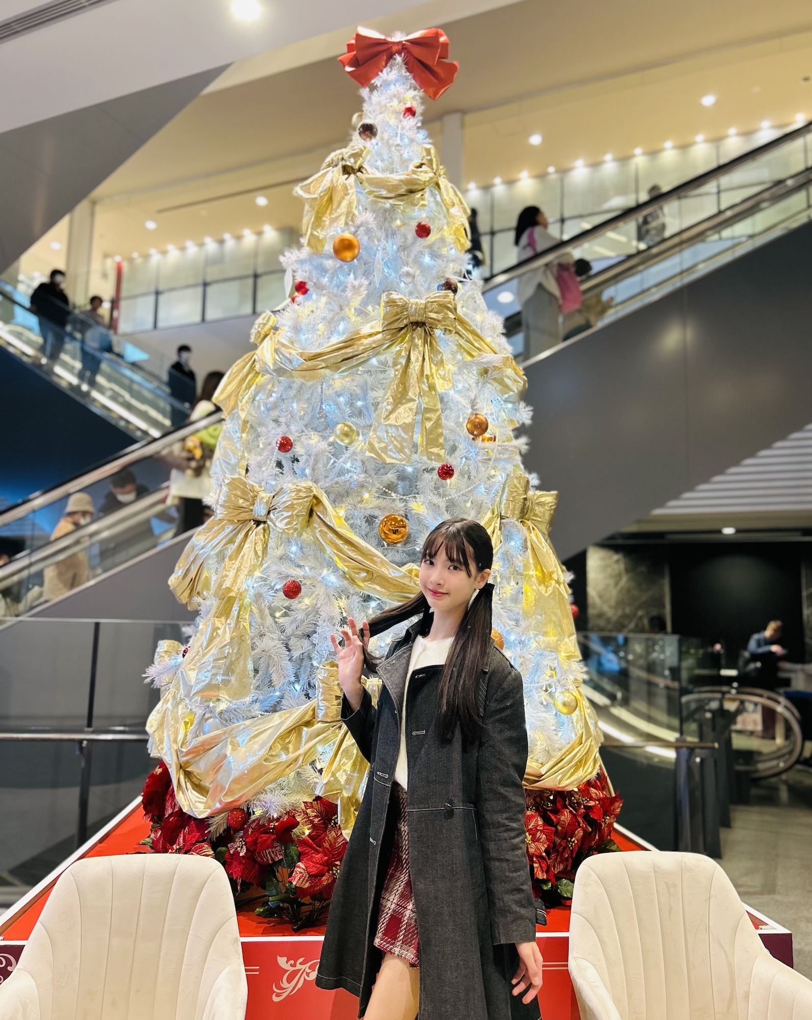 青島 希愛☆ブログ】クリスマスデコレーションを見るのが幸せ🎄💕寒い