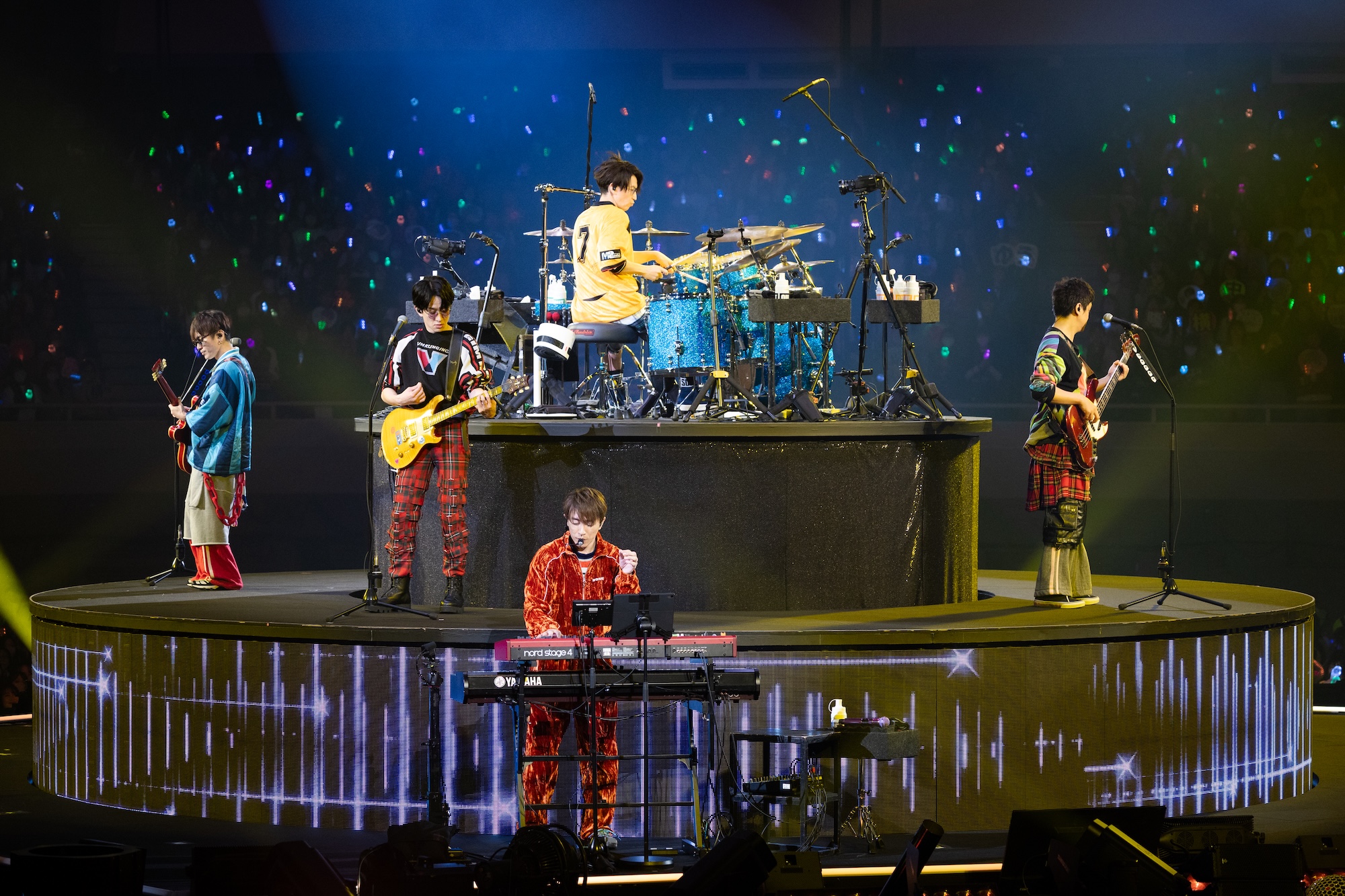 SUPER EIGHTが愛と笑いで日本を元気に♡ 初の日本武道館ライブレポ